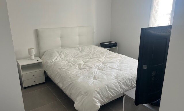 CHAMBRE 1 SPACIEUSE