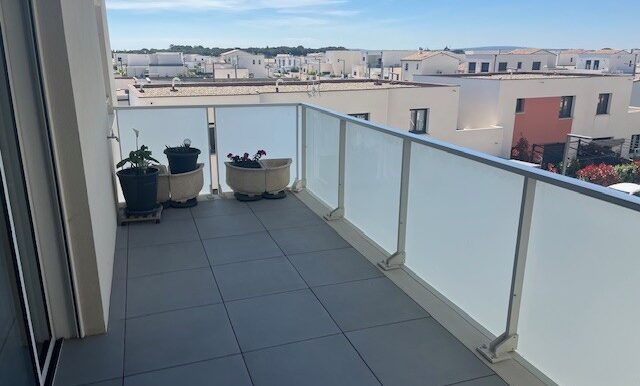 TERRASSE CONFORTABLE ET PROFONDE