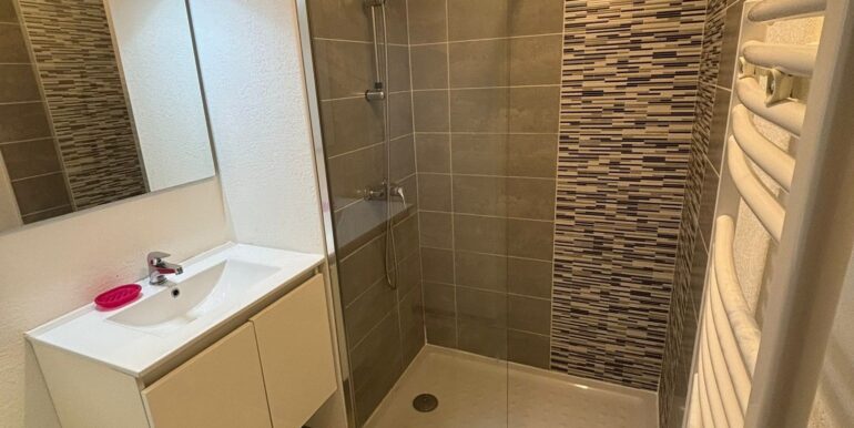 07 VILLA 8