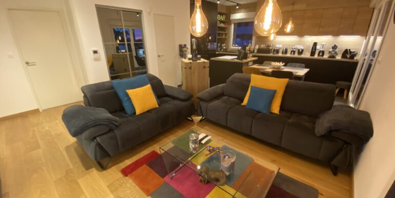 023 pièce de vie confortable